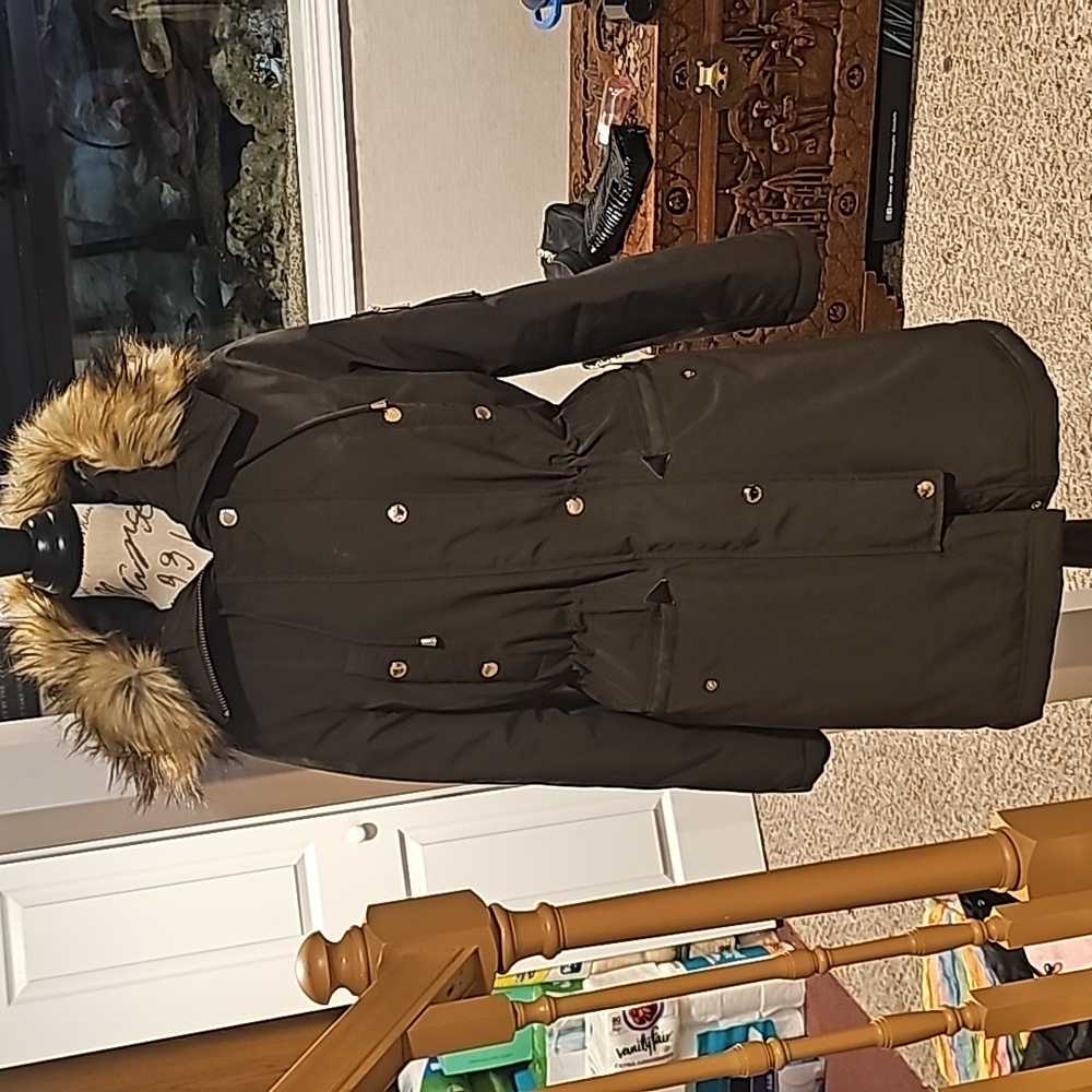 MICHAEL KORS COAT...army green..size medium...excellent condition - Picture 2 of 10